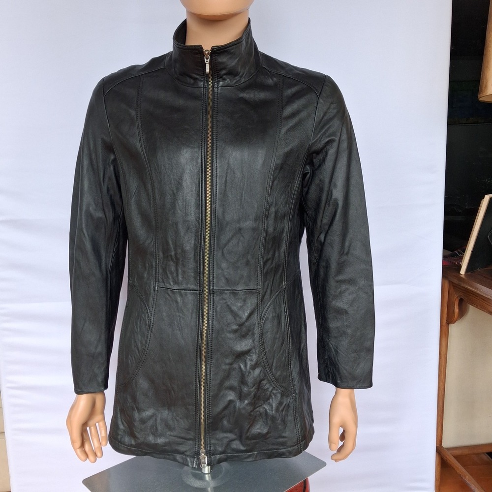 Danier Men's black Leather Jacket zip-up featuring light weight